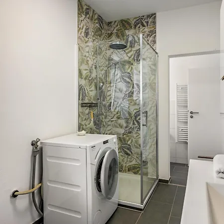 Romy Apartman